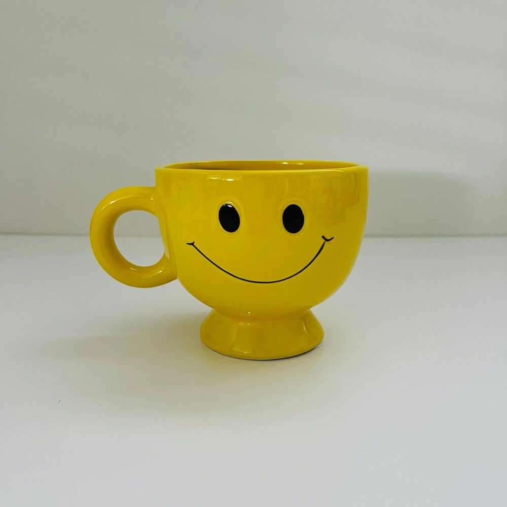 Yellow Smiley Happy Face Pedestal Coffee Mug Cup Soup Cereal Bowl